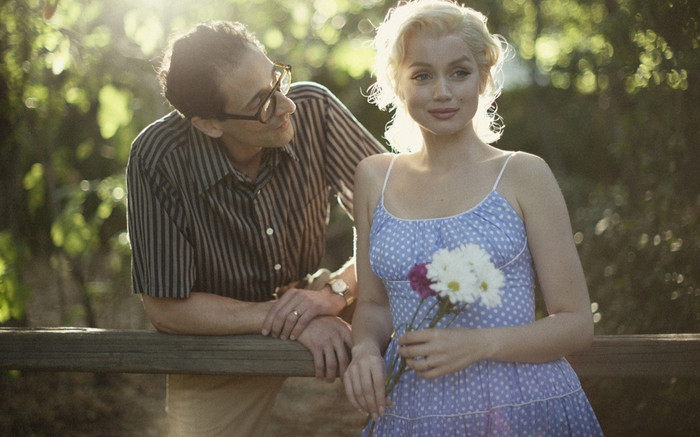 Nữ chính Blonde tiết lộ thấy linh hồn của Marilyn Monroe trên phim trường Ảnh 2