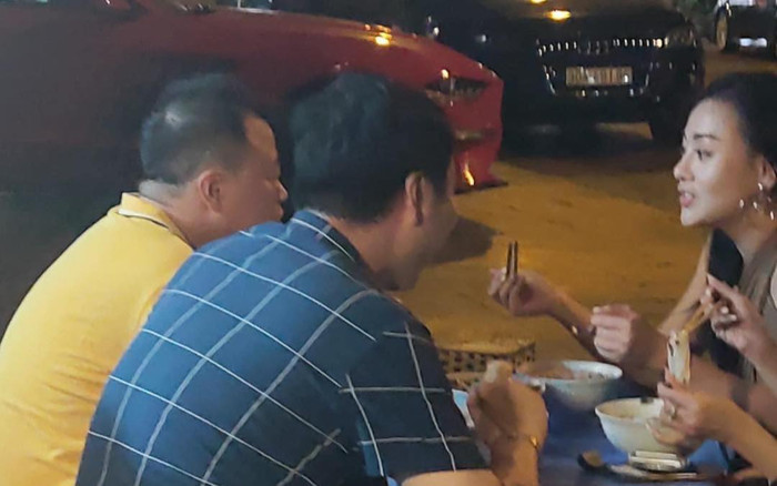 Bắt gặp Shark Bình ngồi ăn vỉa hè với diễn viên Phương Oanh Ảnh 2