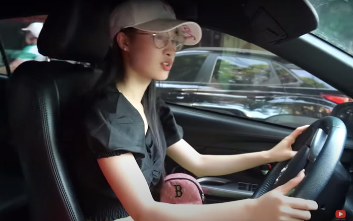 Á hậu Phương Nhi biết lái ô tô từ năm 19 tuổi, tự nhận gái Thanh Hóa 'máu lửa' Ảnh 2