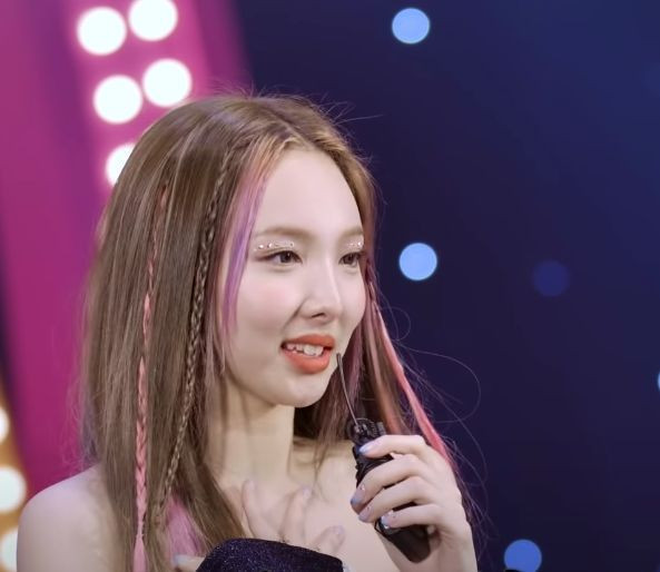 Thuỳ Tiên 'cháy khét lẹt' với tone makeup mới, fan khuyên nên 'chuyển hướng' sang làm idol Kpop Ảnh 6