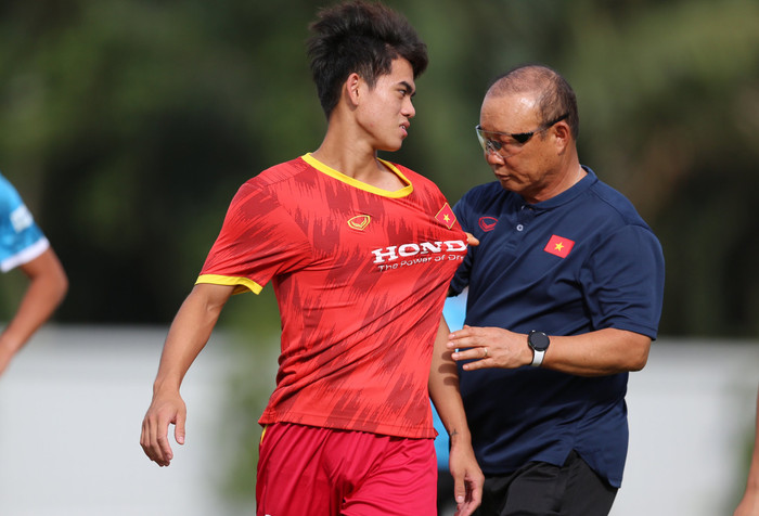 Khuất Văn Khang cũng hội quân cùng tuyển Việt Nam sau khi thi đấu cho U20 Việt Nam ở vòng loại U20 châu Á 2023.