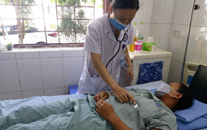 Cô gái 28 tuổi bị ong vò vẽ đốt trên 70 nốt nguy kịch, được cứu sống ngoạn mục Ảnh 2