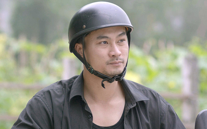 Trước đó, Duy Hưng thường đảm nhận các vai diễn với tính cách 'bặm trợn'