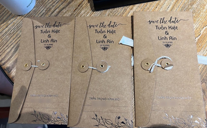 Thiệp cưới của Lý Tuấn Kiệt và bạn gái lâu năm.