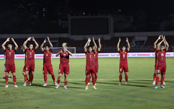 Màn trình diễn đẳng cấp của tuyển Việt Nam lạ lẫm nhất Ảnh 2