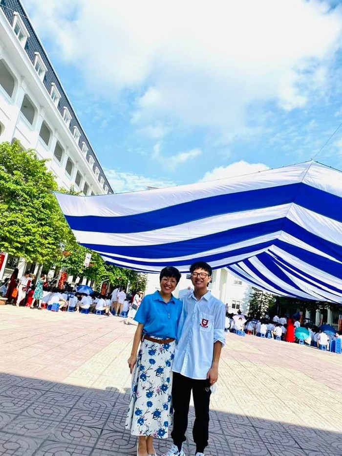 Trách con chưa đủ quan tâm, tình cảm con trai MC Thảo Vân nói một câu khiến mẹ nghẹn ngào Ảnh 1