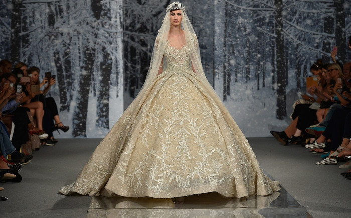 Haute Couture: Chuẩn mực thời trang cao cấp nhất hay giấc mơ xa hoa phù phiếm? Ảnh 2