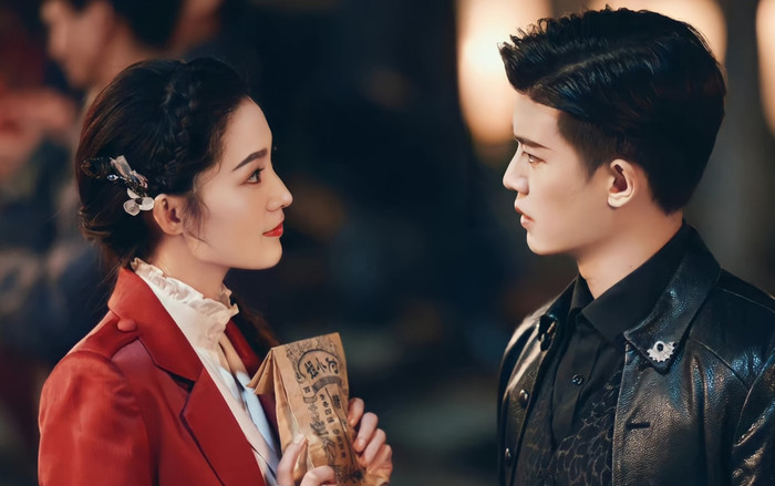 'Bấn loạn' trước cảnh 'giường chiếu' của Nhậm Gia Luân và Lý Thấm trong Thỉnh Quân Ảnh 2