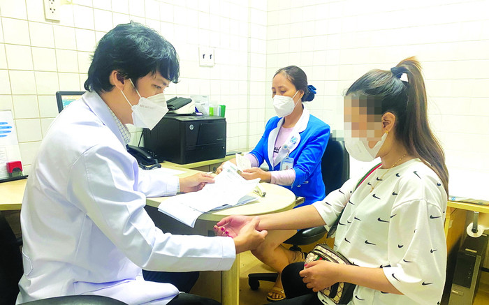 Người phụ nữ cấp cứu mới biết mình bị dị ứng thuốc Ảnh 2