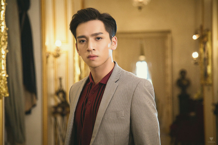 Diễn viên Bạch Công Khanh