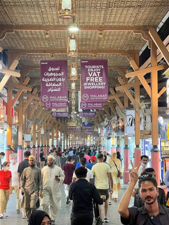 Anh chàng thoải mái troll người yêu với tấm hình photoshop H'Hen Niê xuất hiện một bộ râu quai nón khiến dân tình cười nghiêng ngả. 