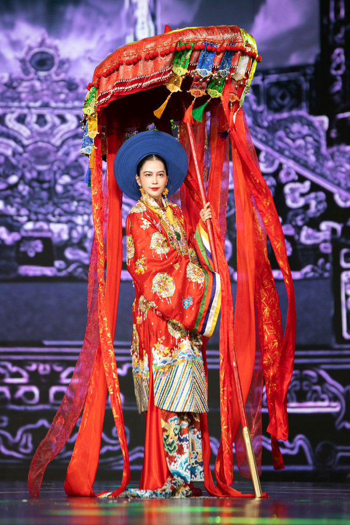 Mai Phương - Ngọc Thảo - Phương Anh hừng hực niềm tự hào dân tộc khi diễn National Costume Ảnh 10