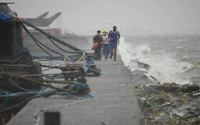 Hình ảnh bão Noru ở Philippines, gió giật 240km/h Ảnh 2