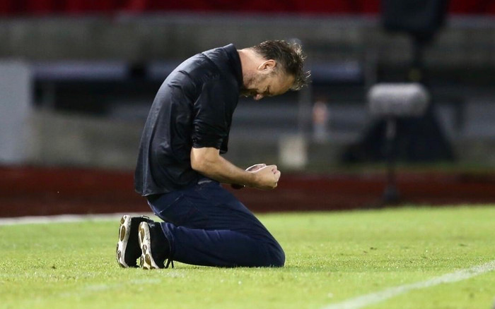 HLV Polking lợi thế hơn ông Park nhờ sự giàu có của Madam Pang Ảnh 2