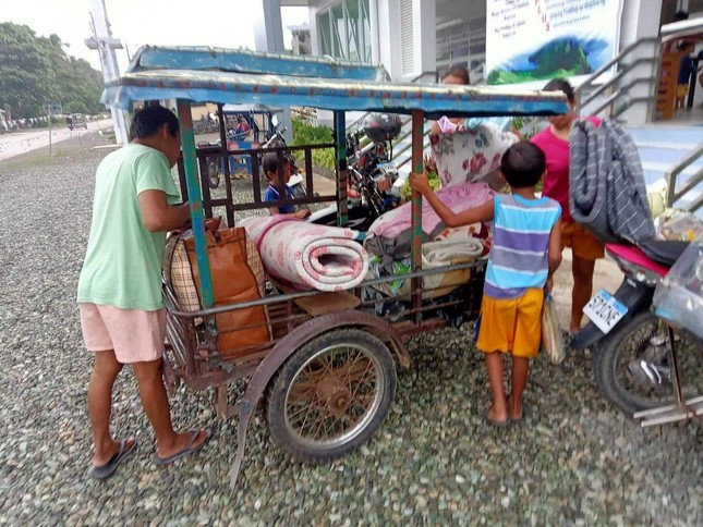 Philippines tạm dừng công việc, đóng cửa trường học để tránh bão Noru càn quét Ảnh 3