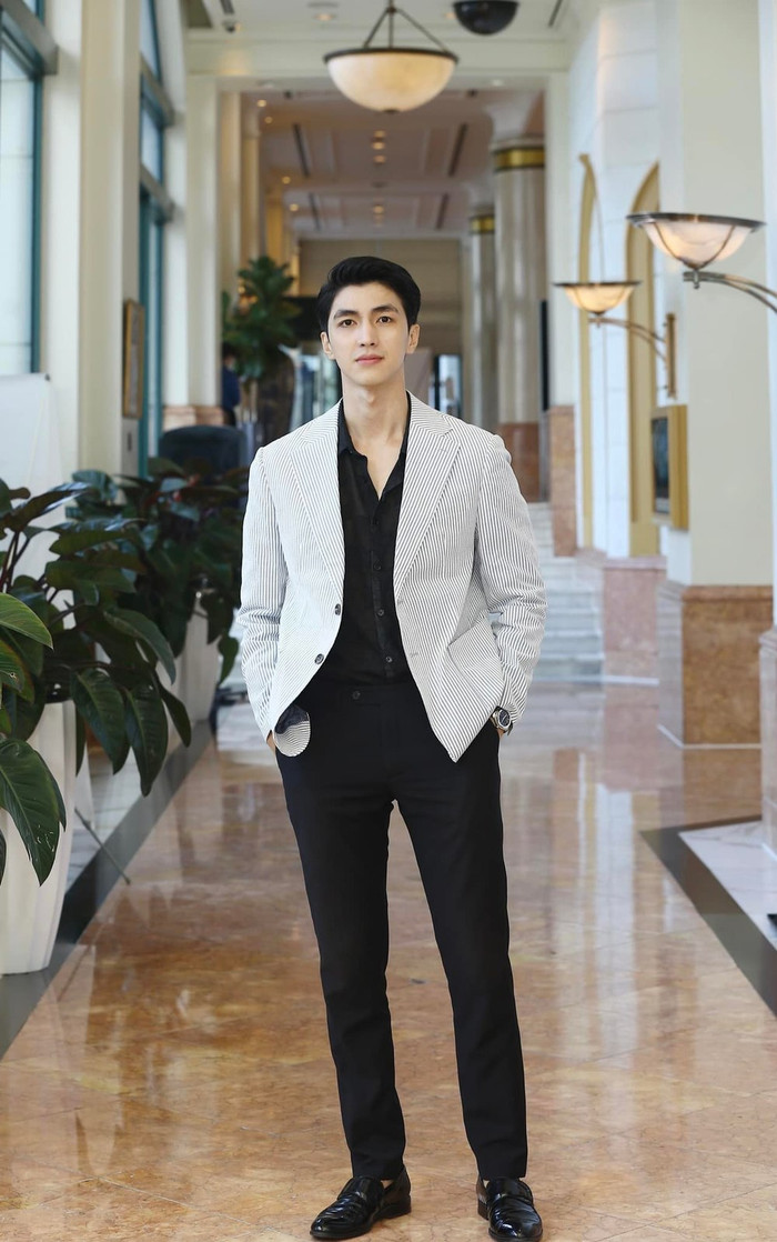 Theo học Đại học Công nghiệp đến hết năm nhất, Bình An quyết định nghỉ học và thi lại vào trường Đại học Sân khấu - Điện ảnh Hà Nội