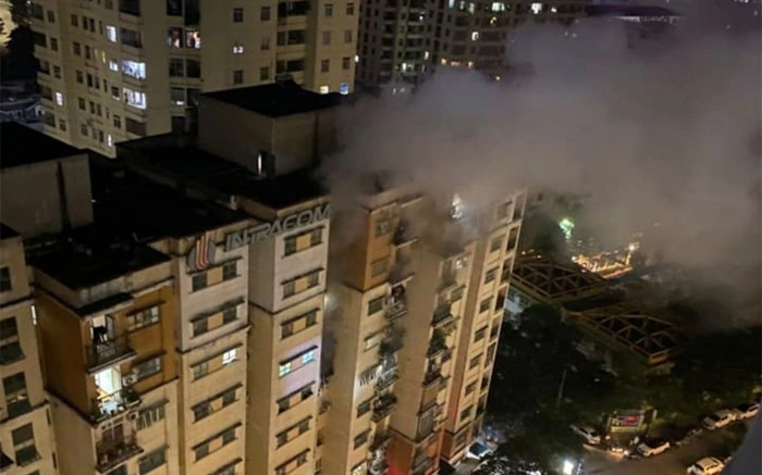 Đốt tủ quần áo để doạ bạn gái, thanh niên gây cháy chung cư trong đêm Ảnh 2