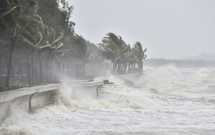 Siêu bão Noru (bão số 4) đổ bộ gây mưa lớn, nhiều địa phương miền Trung chỉ đạo ứng phó khẩn cấp Ảnh 2