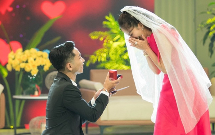 Trước thềm đám cưới, Phan Hiển cầu hôn Khánh Thi khẳng định: 'Thà muộn còn hơn không' Ảnh 2