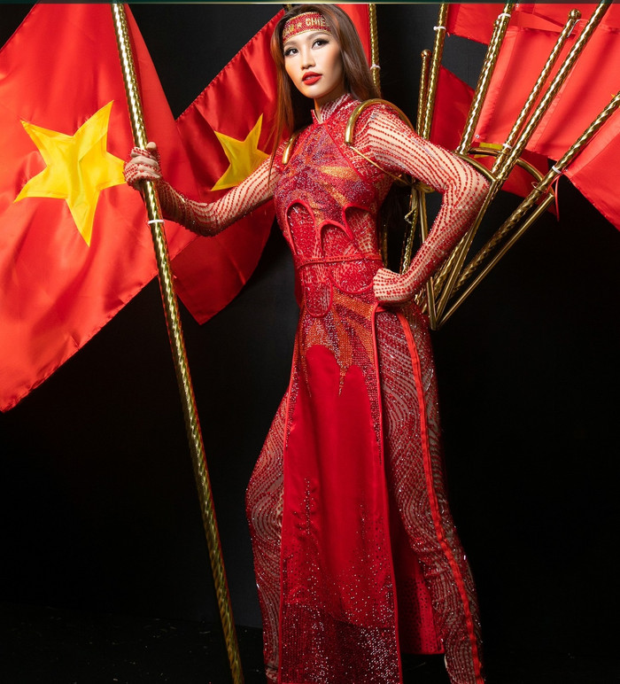 Phía sau hậu trường phần thi National Costume: 'Ba Lùi' chuẩn bị trong 10 phút, Mai Ngô 'phun lửa' Ảnh 5