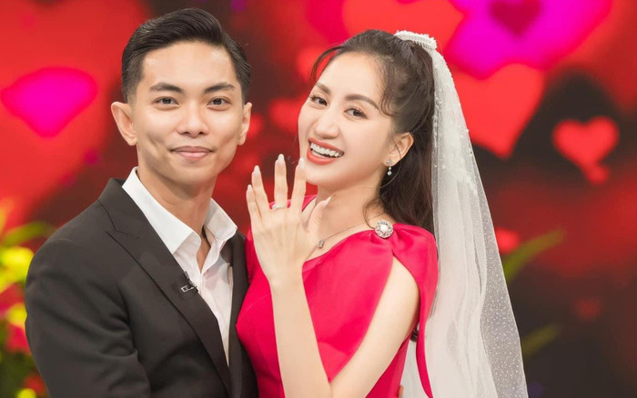 Phan Hiển bất lực vì bị bạn 'bóc mẽ' màn cầu hôn đầy nước mắt với Khánh Thi Ảnh 2