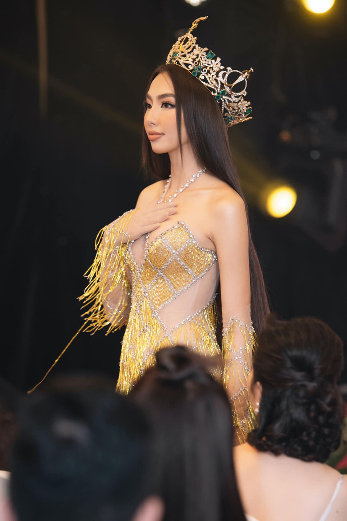 Fanpage Thùy Tiên cán mốc 1 triệu người theo dõi: Hàng triệu fan sắc đẹp 'mê mẩn' Miss Grand 2021 Ảnh 3