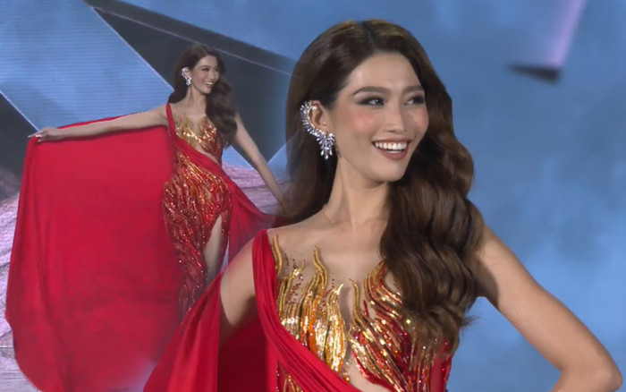 Quỳnh Châu bay như phượng hoàng lửa với đầm cắt xẻ hiểm hốc: Khoảnh khắc chạm tay vương miện đang rất gần Ảnh 2