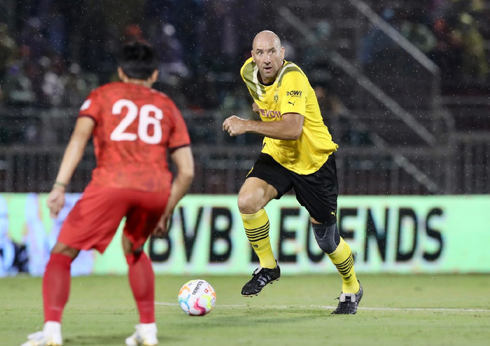  Đội cựu danh thủ Dortmund quá mạnh nên thắng Việt Nam 4-1.