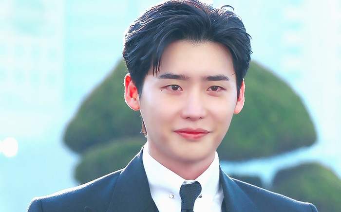 Lee Jong Suk công khai thể hiện tình cảm với vợ tương lai khiến dân tình 'xỉu up xỉu down' Ảnh 2