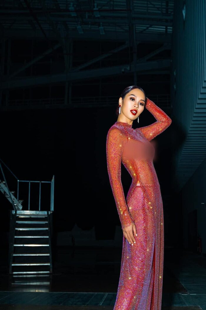 Hoa hậu Mai Phương diện trang phục lộ nội y, phản cảm trên thảm đỏ Miss Grand Vietnam 2022? Ảnh 5