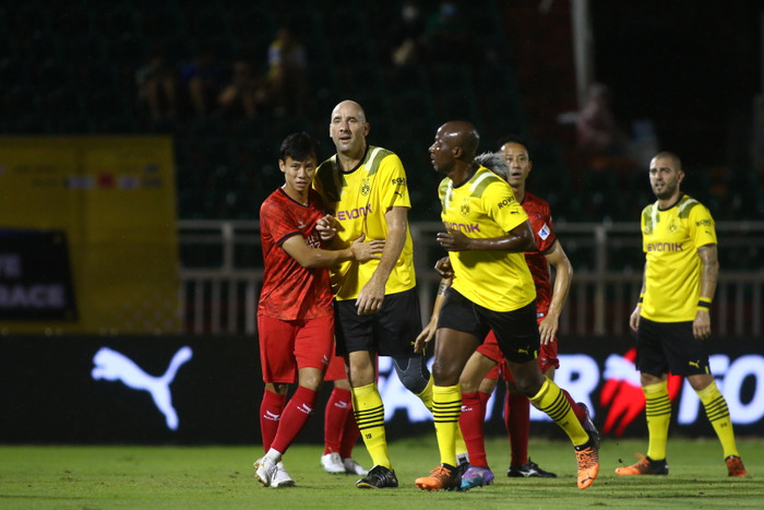  Jan Koller - cựu danh thủ sở hữu chiều cao 2,02 m, nặng 100 kg.