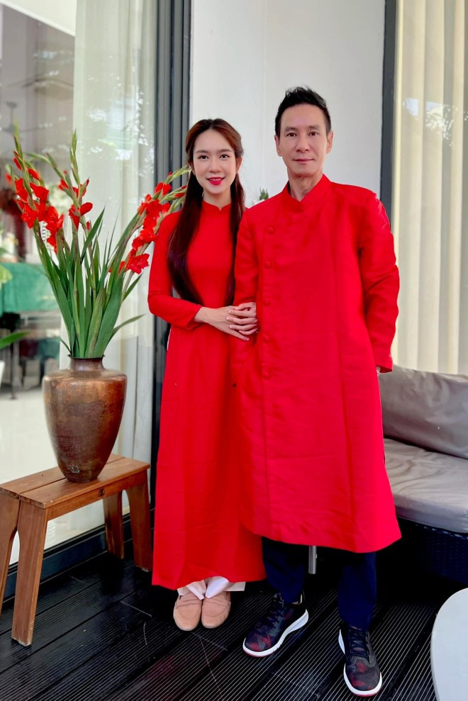 Nhờ chế độ ăn uống khoa học và chăm sóc da đúng cách mà Minh Hà trẻ mãi không già.