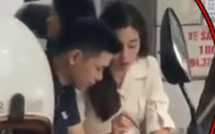 'Team qua đường' bắt trọn khoảnh khắc Đỗ Mỹ Linh cùng thiếu gia nhà bầu Hiển tình tứ hẹn hò trên phố Ảnh 2