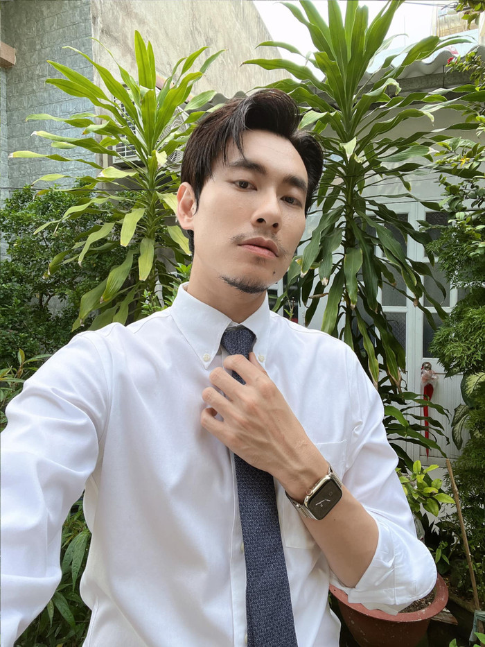 Kiều Minh Tuấn đang cố gắng hướng đến hình tượng một diễn viên chỉn chu, chuyên nghiệp