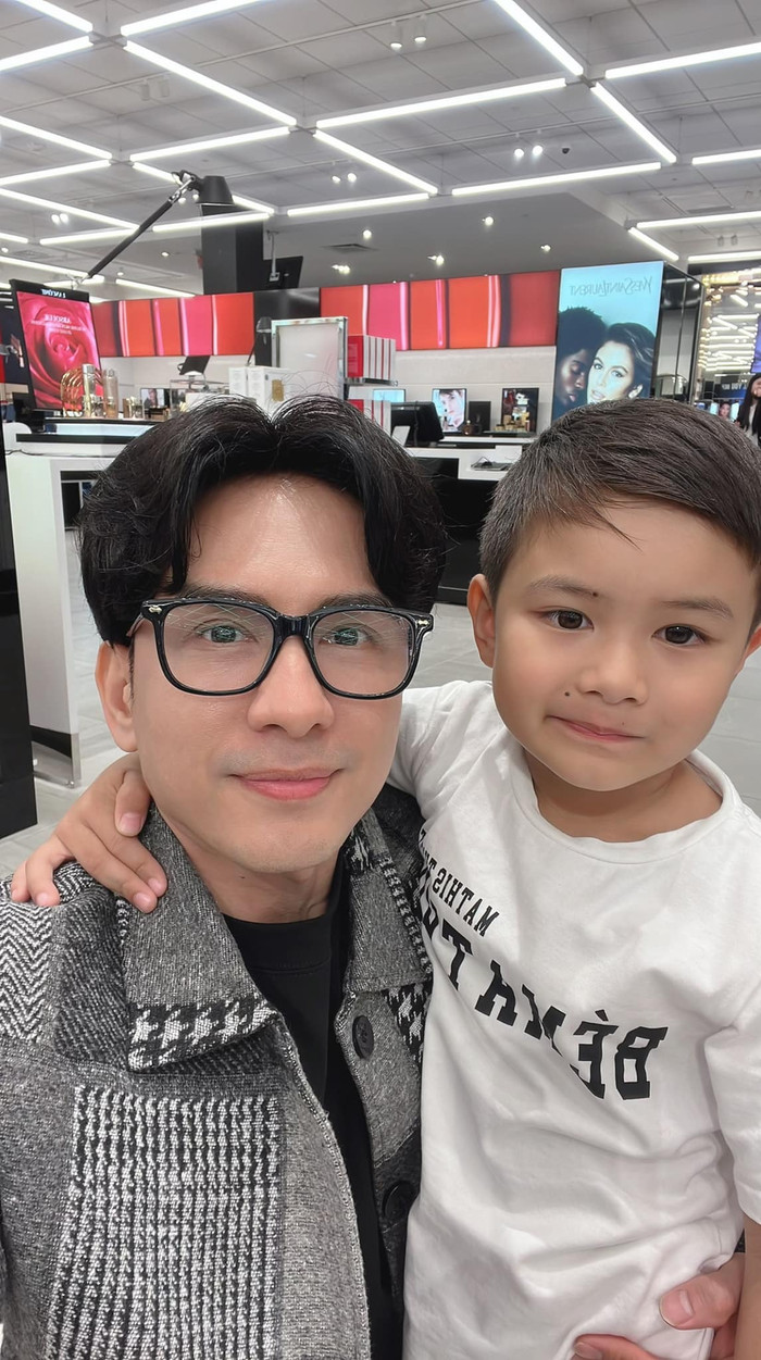 Cậu bé được nhiều người nhận xét thừa hưởng nhiều nét đẹp từ bố mẹ