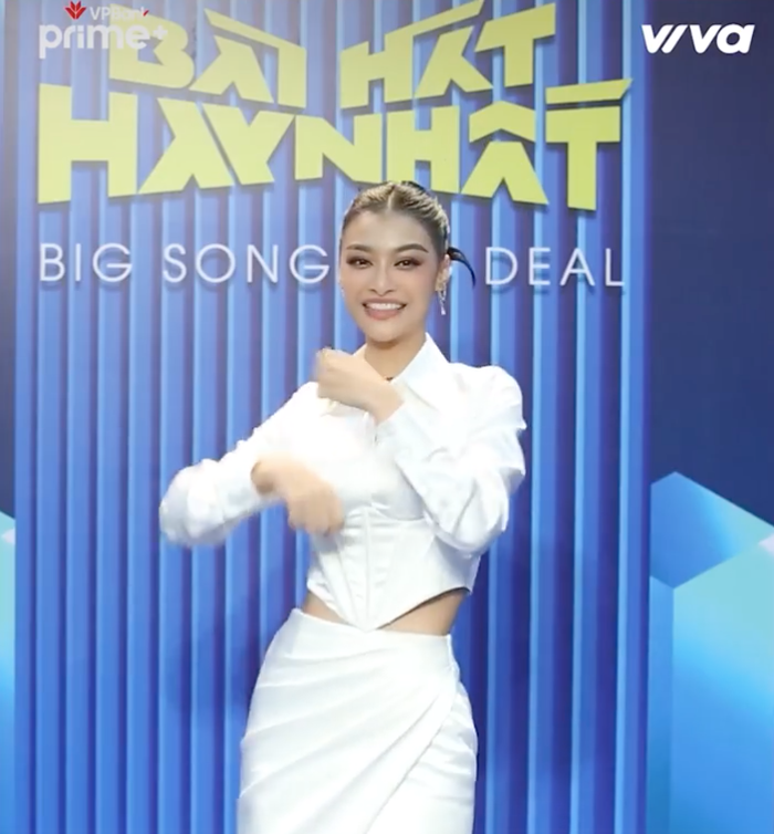Ca sĩ Lona Kiều Loan.
