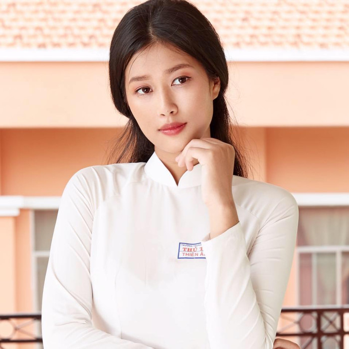 Hình ảnh thời điểm đi học của Tân Hoa hậu Hòa bình Việt Nam đã được đánh giá 'khuôn trăng đầy đặn' rõ nét.