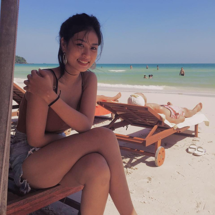 Không cần son phấn loè loẹt, Thiên Ân vẫn toả sáng trong mọi khung hình. 