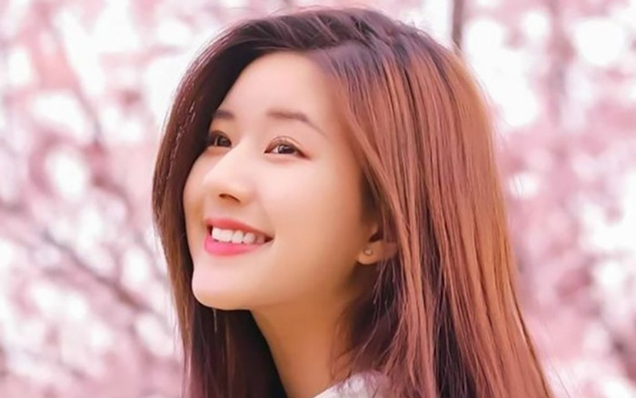 Triệu Lộ Tư đứng đầu lứa tiểu hoa 95, người khen - kẻ chê tơi tả Ảnh 2