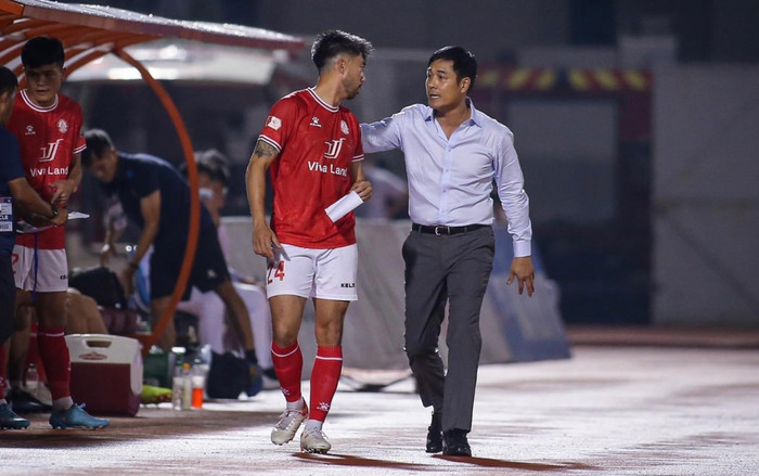 Chủ tịch Hữu Thắng, HLV Việt Hoàng sẽ chia tay CLB TPHCM Ảnh 2