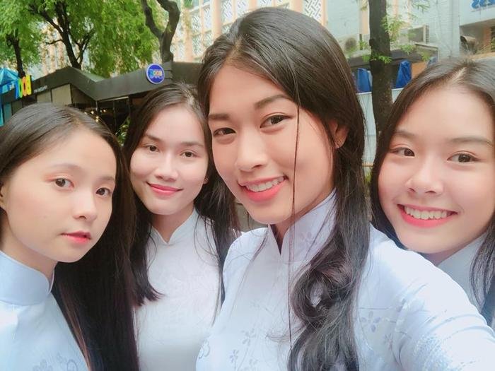 Loạt ảnh trong trẻo thời áo dài đến trường của Tân Miss Grand Vietnam 2022 Ảnh 7