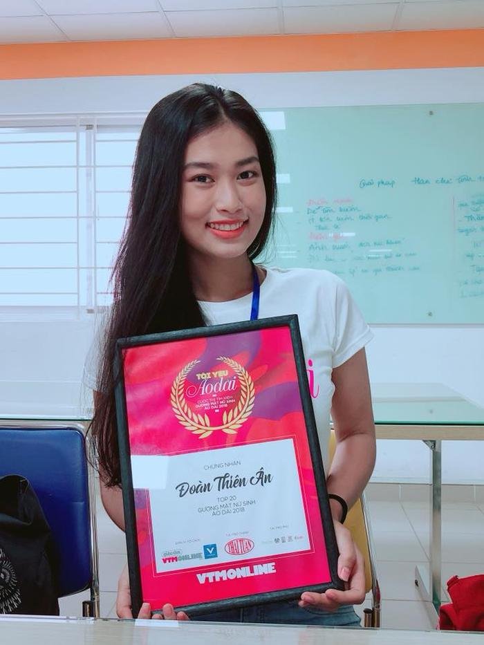 Loạt ảnh trong trẻo thời áo dài đến trường của Tân Miss Grand Vietnam 2022 Ảnh 3