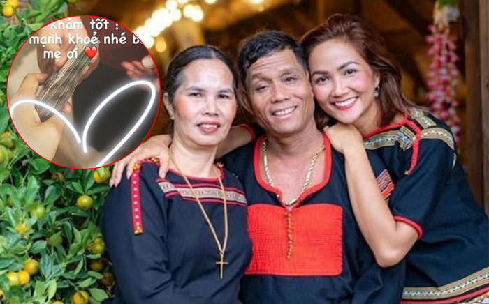 Bận đi công tác, H'Hen Niê đưa cả sấp tiền mặt cho ba mẹ đi khám bệnh Ảnh 2