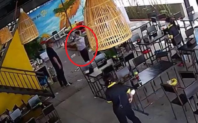 Danh tính người đàn ông ném tiền, hăm họa chủ quán ăn ở Đà Nẵng Ảnh 2