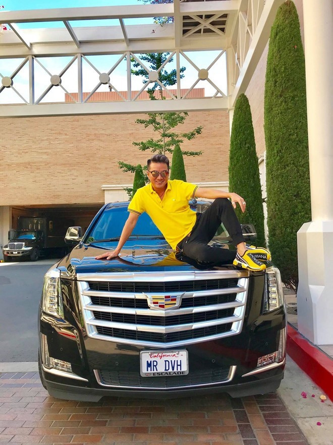 Nam ca sĩ cũng là một tay chơi xe chính hiệu.