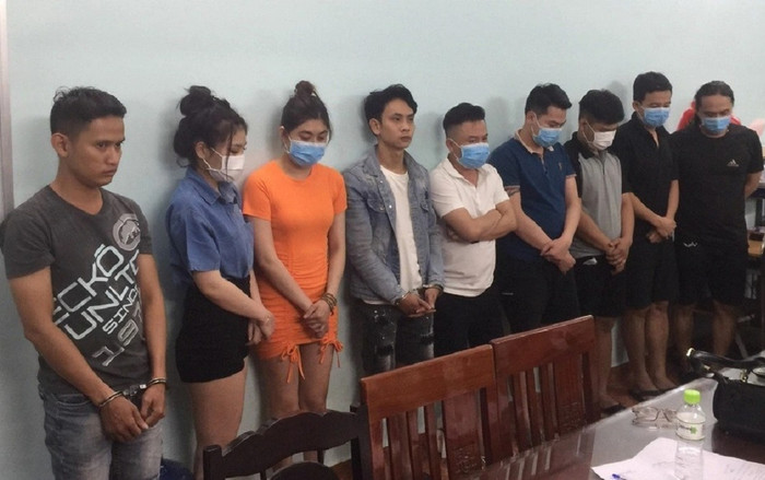 Bắt quả tang nhiều nam nữ đang 'thác loạn' trong căn nhà cho thuê Ảnh 2