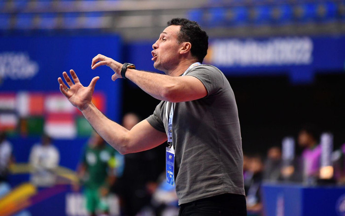 HLV Diego: Tôi đã vô địch thế giới, tôi muốn Việt Nam thắng đội mạnh nhất châu Á Ảnh 2