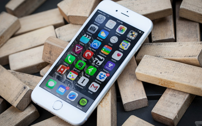 Chiếc iPhone kỳ lạ nhất của Apple đã trở thành đồ cổ Ảnh 2