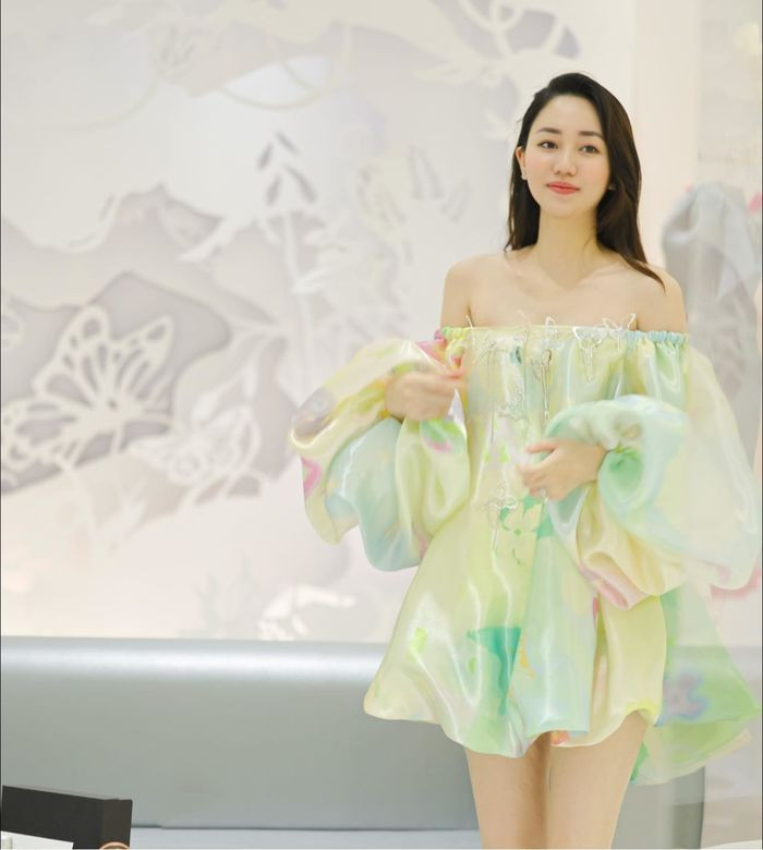 Vẻ ngoài xinh đẹp và rạng rỡ của Á hậu Ngô Trà My ở thời điểm hiện tại.