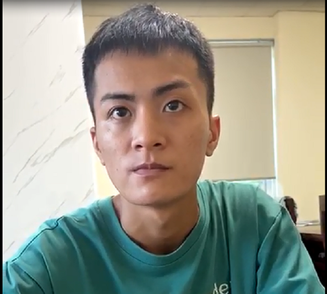 Đối tượng Đức tại cơ quan công an. (Ảnh: Người Lao Động)